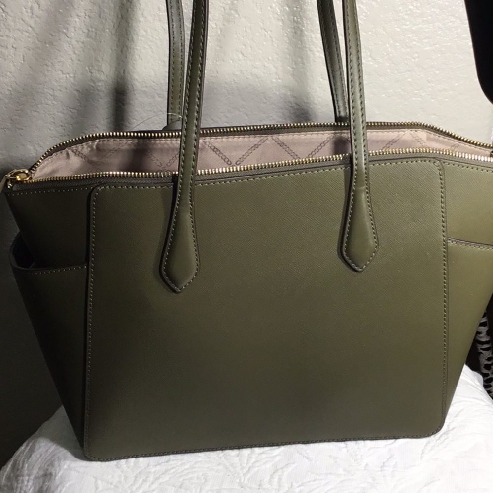 Michael Kors Green Leather MARILYN  Tote with Signature Charm NWT - Picture 4 of 11